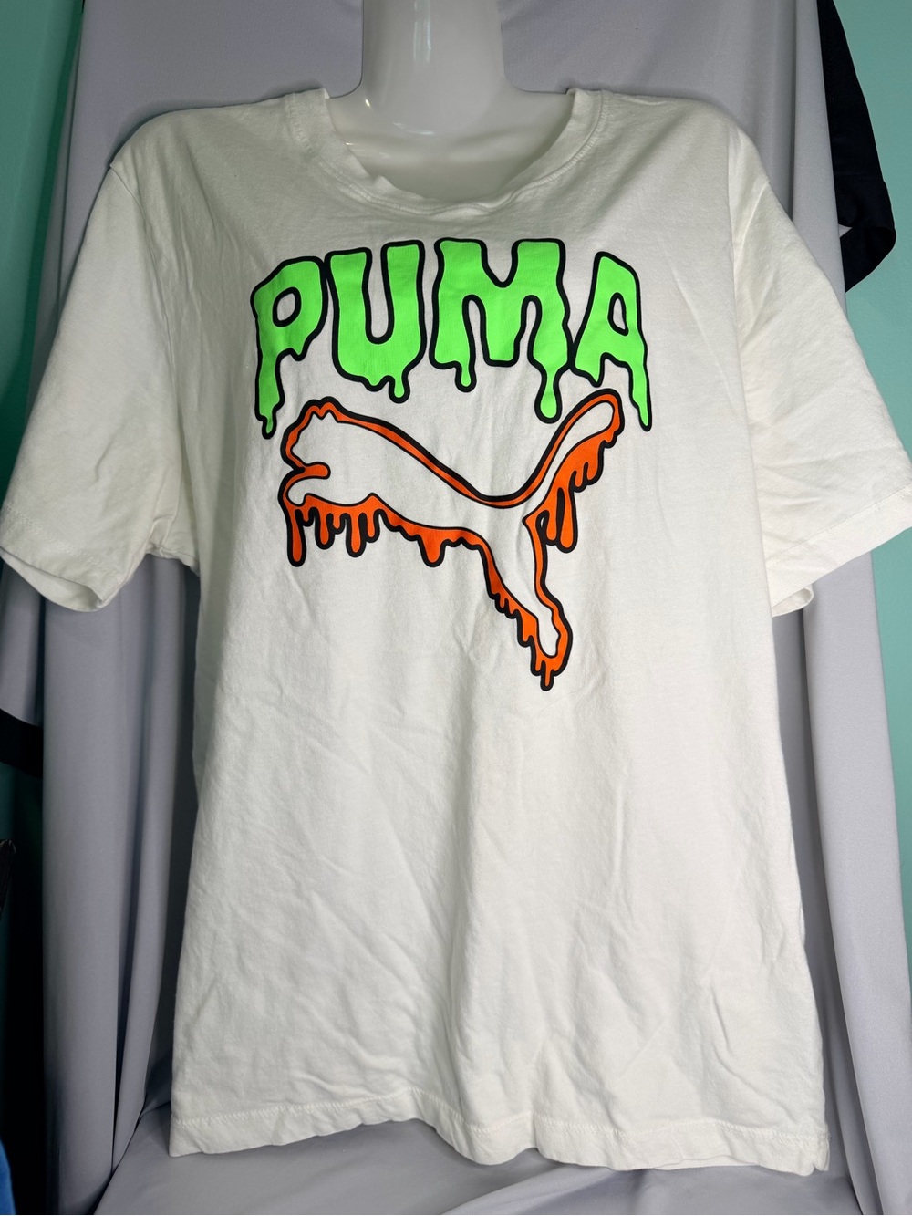 Puma men’s tee shirt, size Large